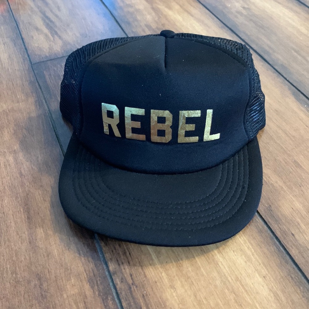Dutch bros hat